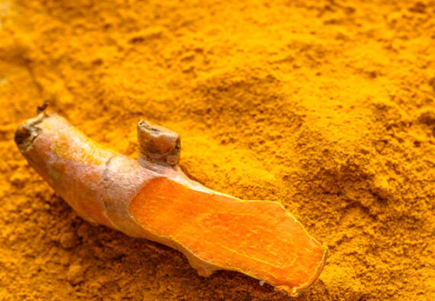 Masca de fata pentru luminozitate Turmeric & Cranberry Seed Energizing Radiance, 28 ml, Kiehl's